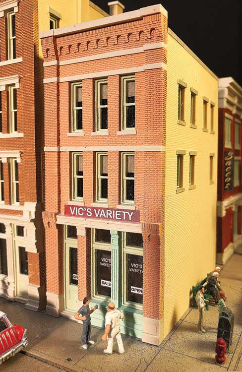 Lunde Studios Plus Series HO-P37 Vic's Variety - Kit