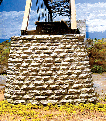 Chooch Enterprises HO 8430 Single-Track Cut Stone Bridge Pier w/Pointed End