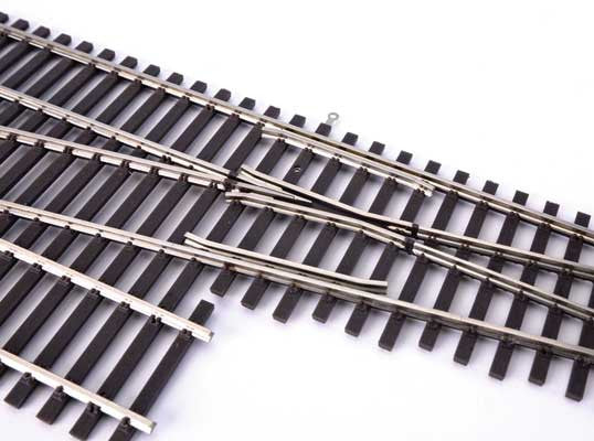 WalthersTrack HO 948-83075 Code 83 Nickel Silver DCC Friendly Number 6 Single Crossover Turnout - Left Hand