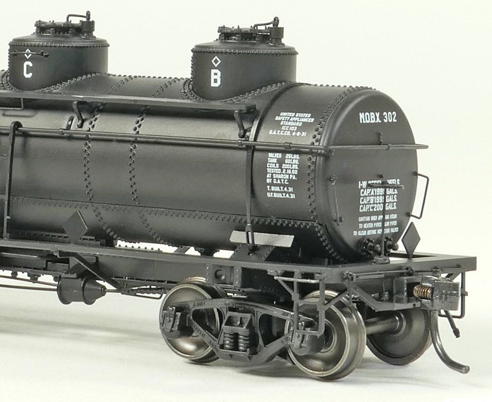 Tangent Scale Models HO 11527-02 General American 1928-Design 6000 Gallon 3-Compartment Tank Car 'Mobil Oil Company Black Lease 1960+' MOBX #310
