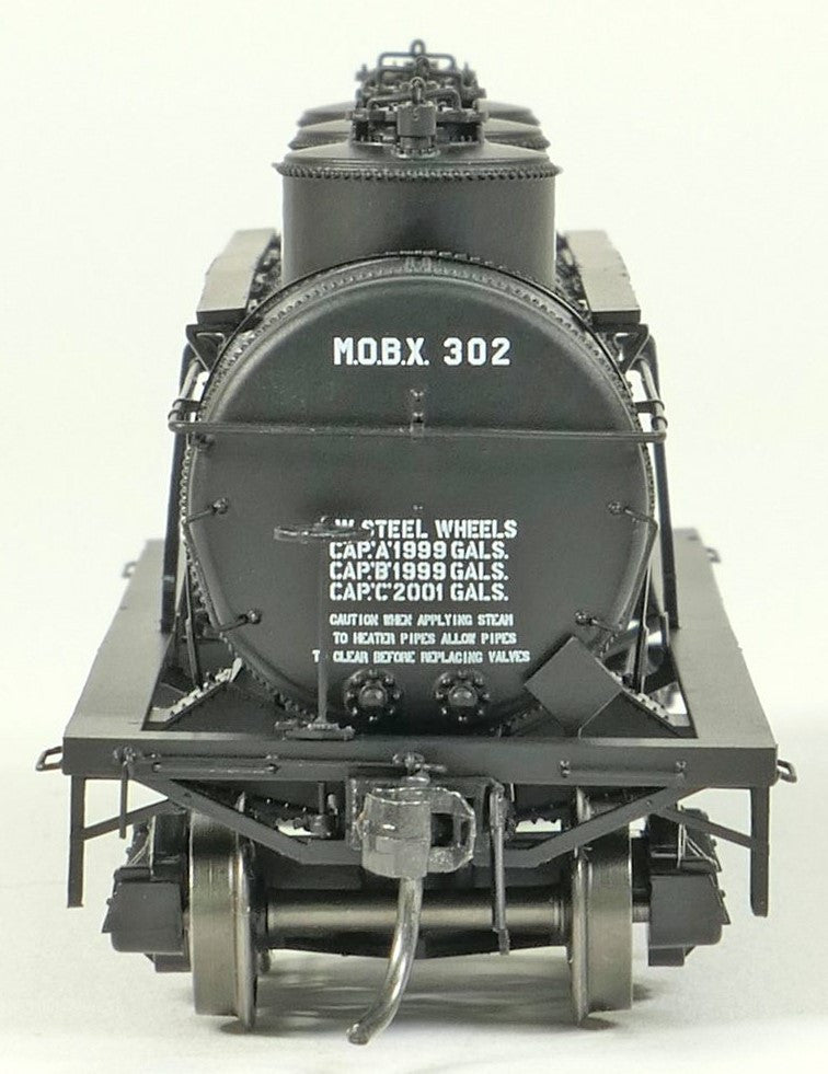 Tangent Scale Models HO 11527-01 General American 1928-Design 6000 Gallon 3-Compartment Tank Car 'Mobil Oil Company Black Lease 1960+' MOBX #302