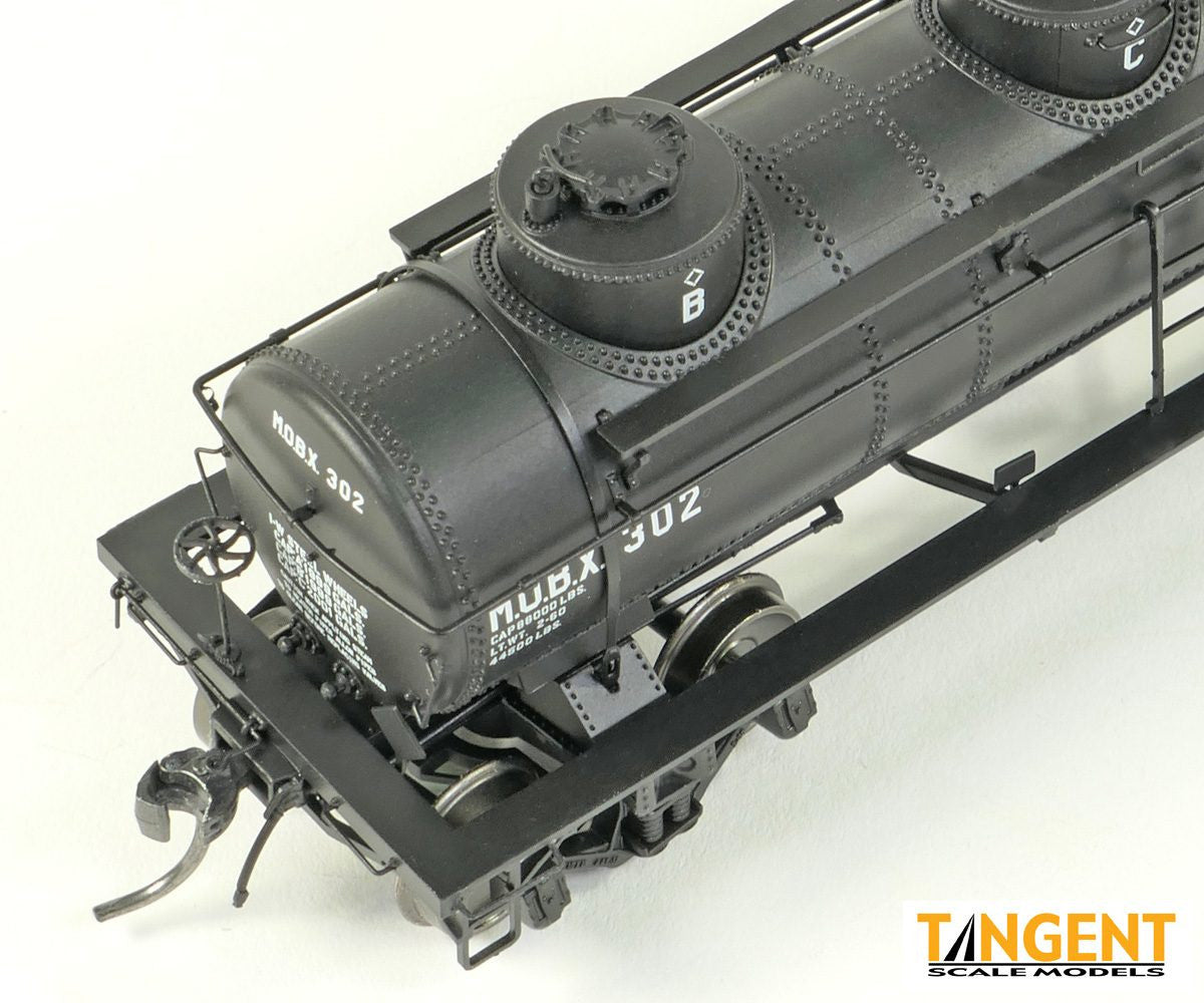 Tangent Scale Models HO 11527-01 General American 1928-Design 6000 Gallon 3-Compartment Tank Car 'Mobil Oil Company Black Lease 1960+' MOBX #302