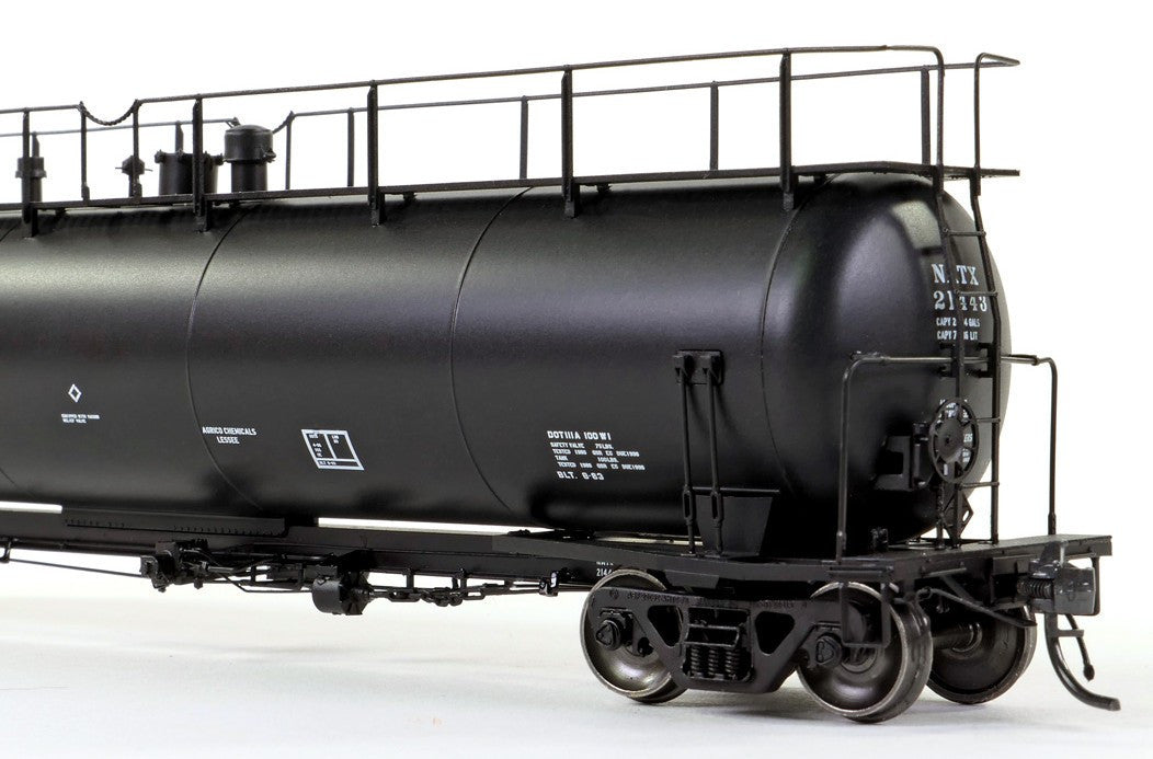 Tangent Scale Models HO 31013-04 NACC 1963-Design 20,500 Gallon Non-Insulated Tank Car 'Black Lease Repaint 1990+' NATX #21446