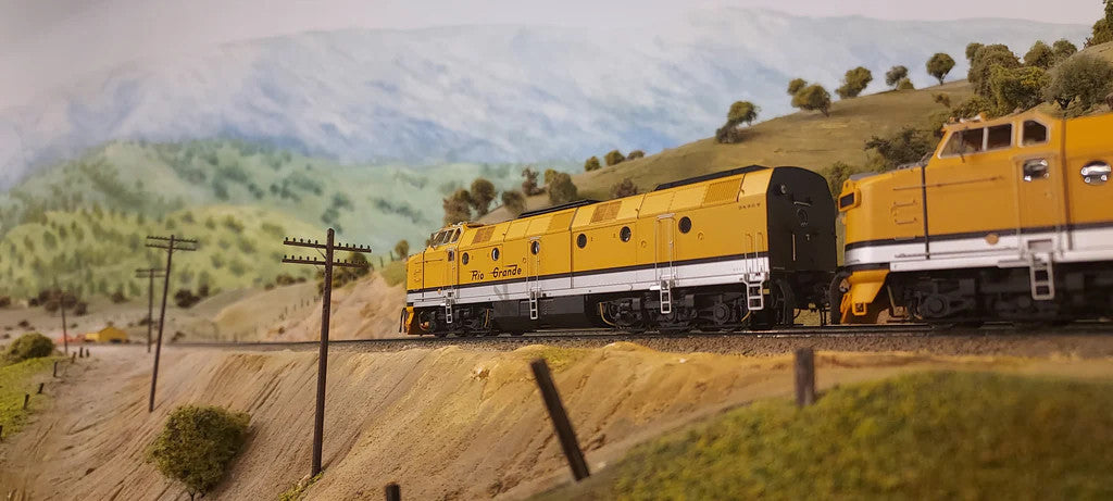 PIKO HO 97453 DCC Ready Krauss-Maffei ML4000 Diesel Locomotive Rio Grande D&RGW #4002