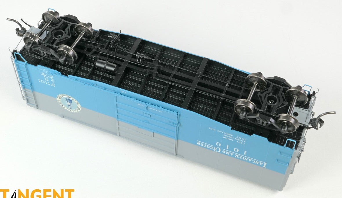 Tangent Scale Models HO 26015-01 Pullman-Standard 40′ PS-1 9′ Door Boxcar Lancaster & Chester "Blue & Gray 1964+" L&C #1006
