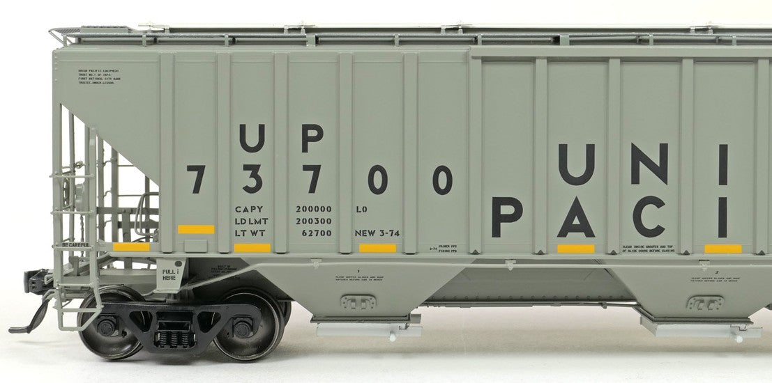 Tangent Scale Models HO 36374-01 PS4750 Covered Hopper Union Pacific 'CH-100-28 With Conspicuity' UP #73700