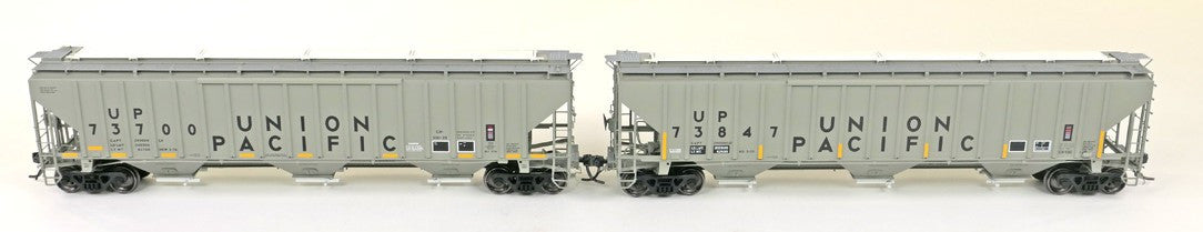 Tangent Scale Models HO 36374-01 PS4750 Covered Hopper Union Pacific 'CH-100-28 With Conspicuity' UP #73700