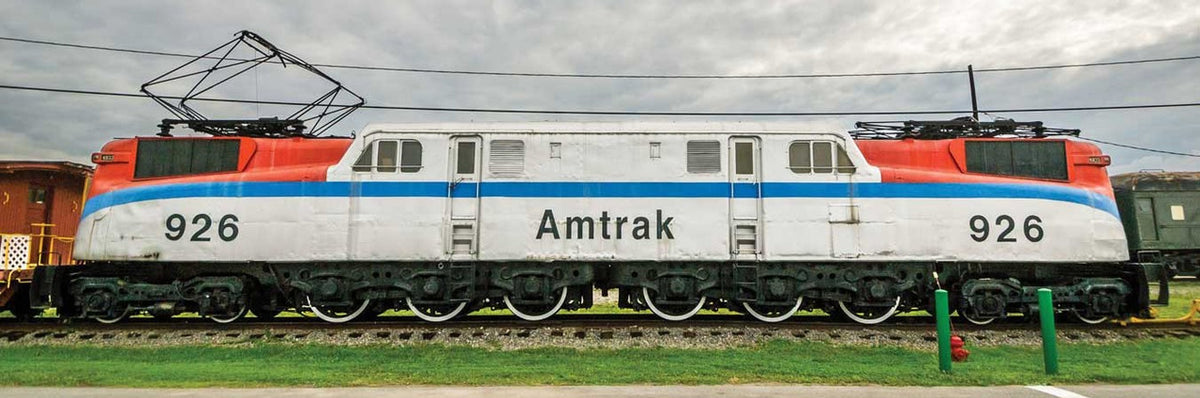 Kato N 137-2026 DCC Ready GG1 Electric Locomotive Amtrak 'Phase I Scheme' AMTK #926