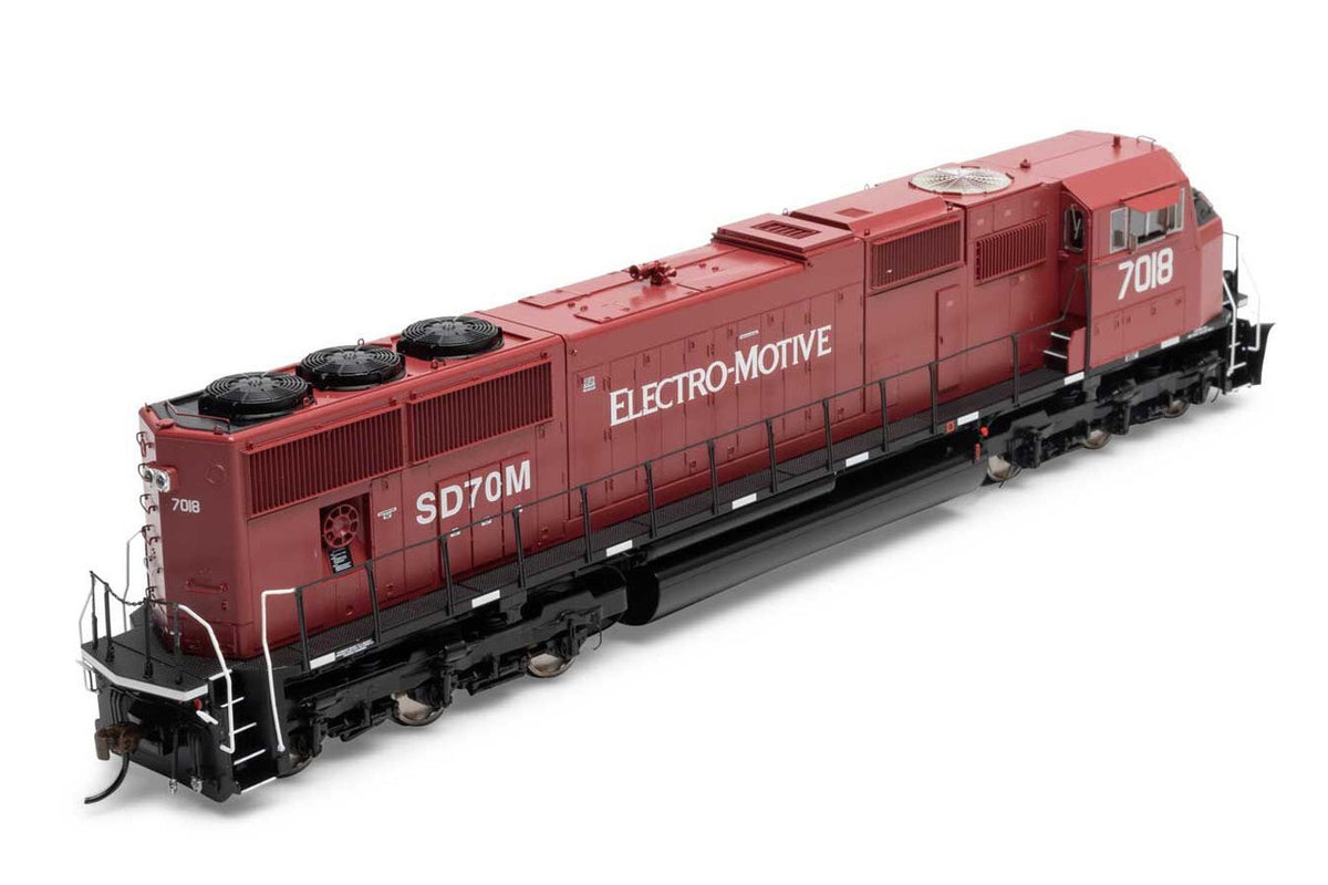 Athearn Genesis HO ATHG71221 DCC/Tsunami 2 Sound Equipped EMD SD70M Locomotive EMDX 'Maroon / Black' #7018