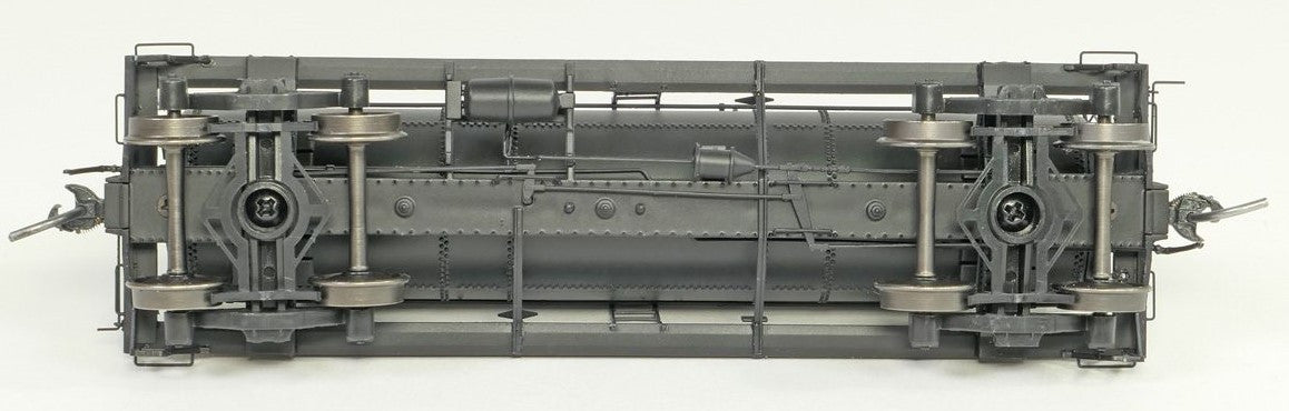 Tangent Scale Models HO 11527-01 General American 1928-Design 6000 Gallon 3-Compartment Tank Car 'Mobil Oil Company Black Lease 1960+' MOBX #302