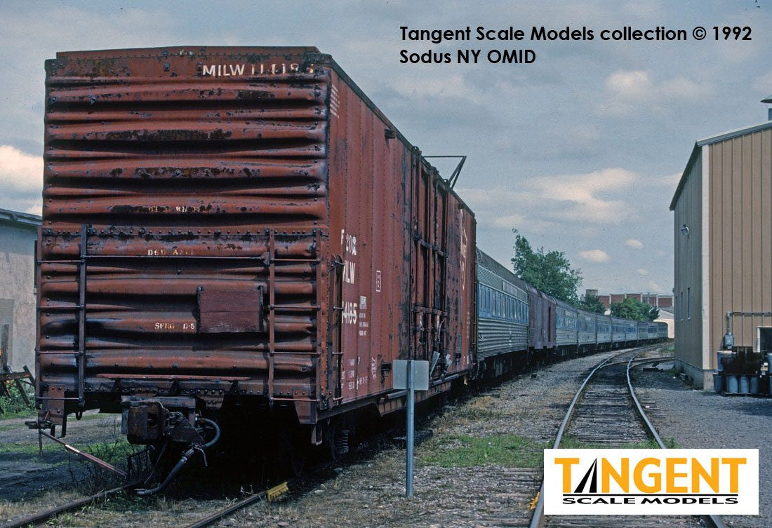 Tangent Scale Models HO 33014-01 Greenville 6,000CuFt 60' Double Door Box Car Milwaukee Road 'Red Repaint 1973+' MILW #114177
