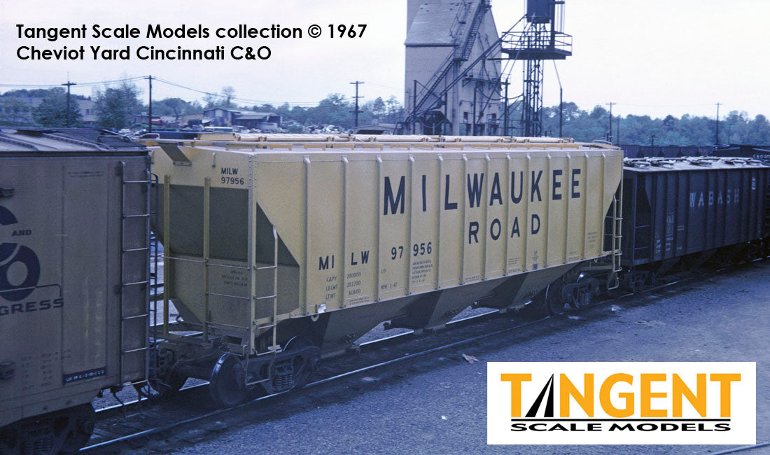 Tangent Scale Models HO 21036-01 Pullman-Standard PS-2 4427 High Side Covered Hopper Milwaukee Road 'Delivery 3-1967' MILW #97885