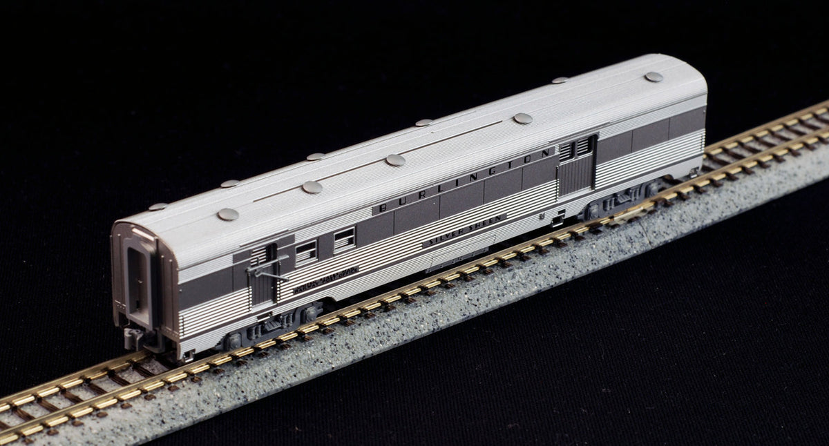 Kato N 106-090 Chicago Burlington and Quincy CB&Q EMD E5 Diesel Locomotive DCC Ready and 5 Passenger Cars 'Silver Streak Zephyr' - 6 Unit Set