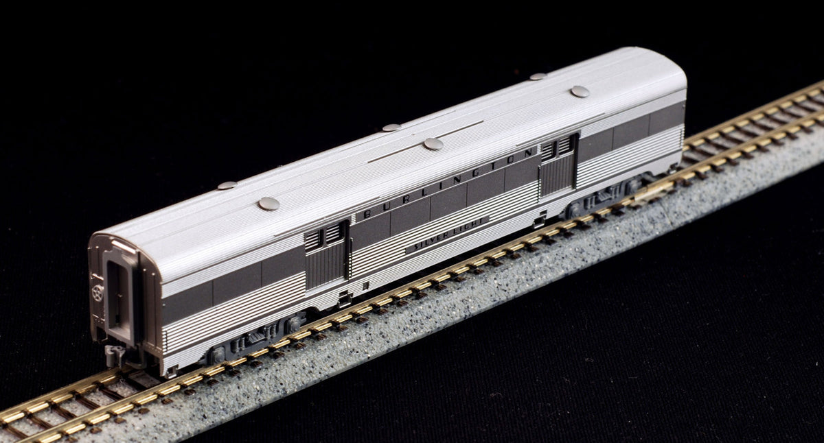 Kato N 106-090 Chicago Burlington and Quincy CB&Q EMD E5 Diesel Locomotive DCC Ready and 5 Passenger Cars 'Silver Streak Zephyr' - 6 Unit Set