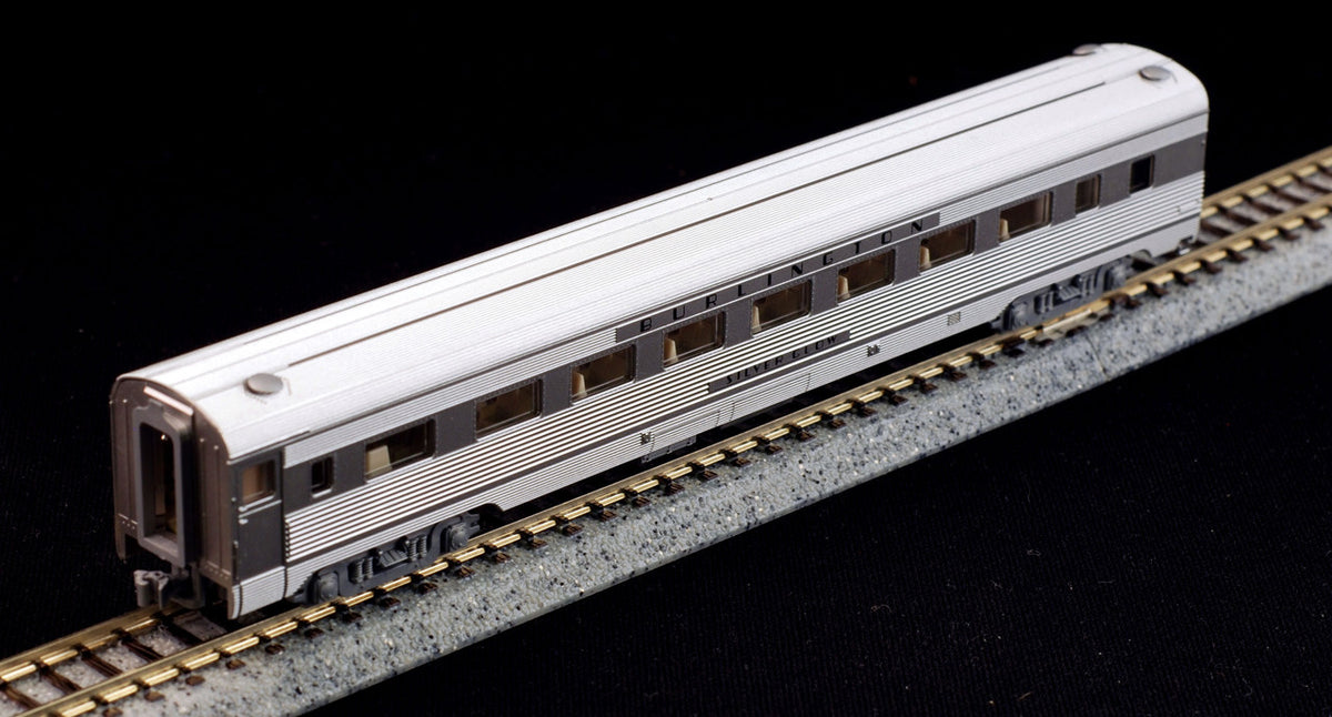 Kato N 106-090-LS-DMW Chicago Burlington and Quincy CB&Q EMD E5A Diesel Locomotive with DCC/ESU LokSound V5 and 5 Lighted Passenger Cars 'Silver Streak Zephyr' - 6-Piece Set