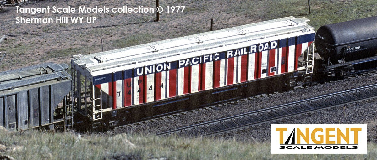Tangent Scale Models HO 20088-01 PS4750 Covered Hopper Union Pacific 'Bicentennial CH-100-28 1974' UP #7444