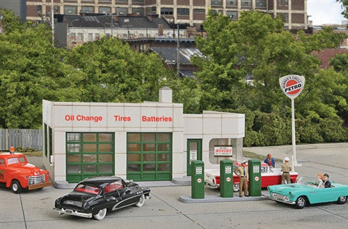 Walthers Cornerstone HO 933-3479 Winner's Circle Petro Gas Station - Kit