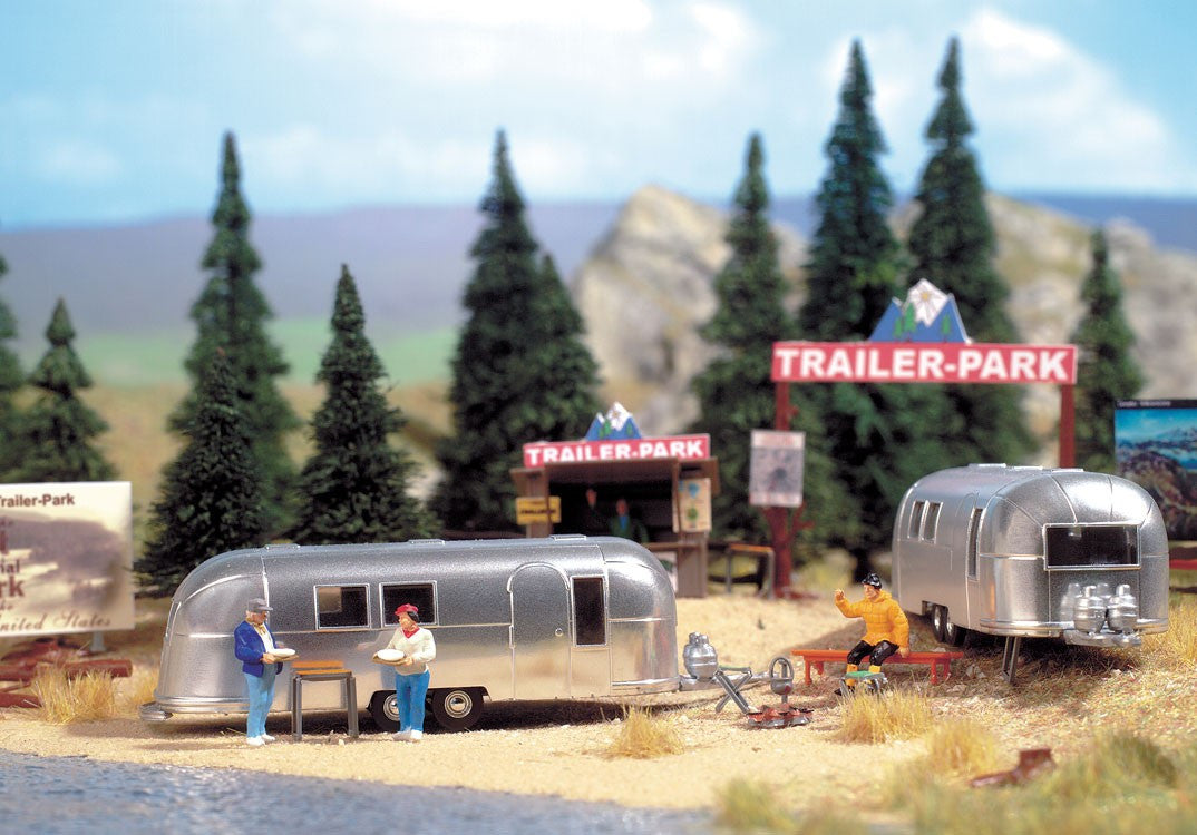 Walthers SceneMaster 949-2902 Camp Site with Two Camping Trailers, Signs & Accessories - Kit