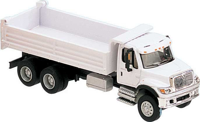 Walthers SceneMaster HO 949-11660 International 7600 3-Axle HD Dump Truck White Cab White Dump Body