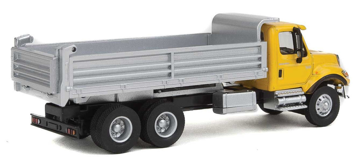 Walthers SceneMaster HO 949-11663 International 7600 3-Axle Heavy Duty Dump Truck Yellow Cab Silver Dump Body