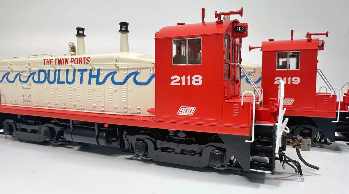 Rapido Trains Inc HO 27610 DCC/ESU LokSound V5 Equipped EMD SW9 Locomotive Soo Line 'Red & White' SOO #2118 + #2119 2-pack