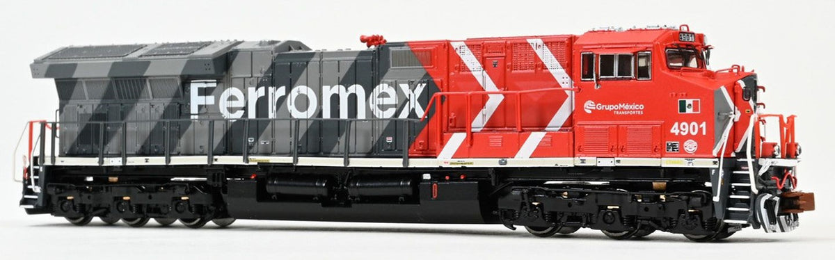 ScaleTrains Rivet Counter HypoTypical N SXT40472 DCC Ready GE ET44AC Locomotive Ferromex 'Zebra' #4901