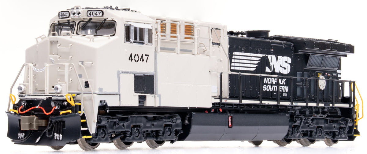 ScaleTrains Rivet Counter N SXT40842 DCC Ready GE AC44C6M Locomotive Norfolk Southern 'Horsehead w/Primer Cab' NS #4047