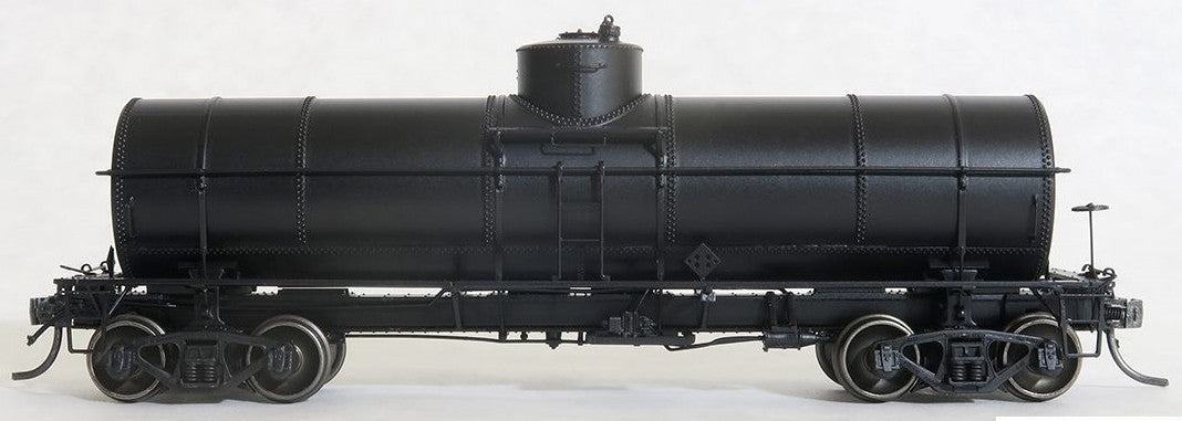Tangent Scale Models HO 19005-02 General American GATC 8,000 Gallon 1917-Design Radial Course Tank Car Undecorated RTR Black