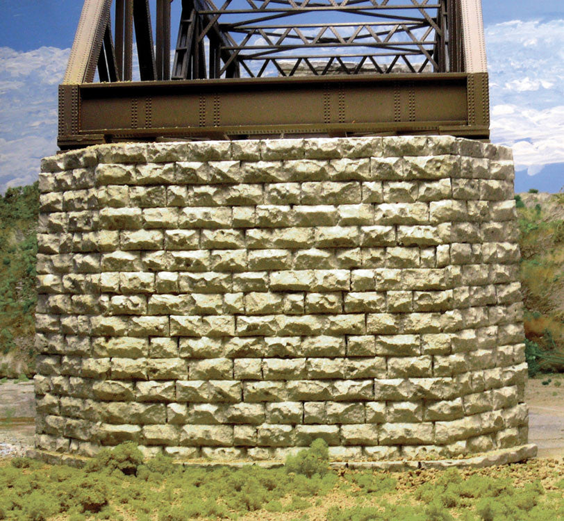 Chooch Enterprises HO 8432 Double-Track Cut Stone Bridge Pier