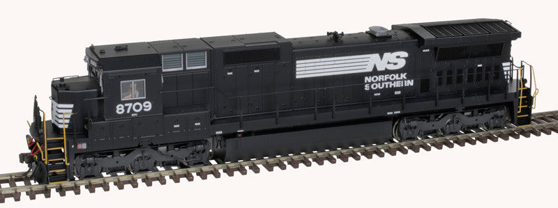 Atlas Master Silver Series HO 10004187 DCC Ready GE DASH 8-40C Locomotive w/Front & Rear Ditch Lights Norfolk Southern NS #8705