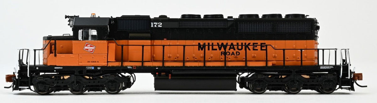 ScaleTrains Rivet Counter N SXT39399 DCC/ESU LokSound Equipped EMD SD40-2 Locomotive Milwaukee Road 'Billboard Lettering' MILW #181