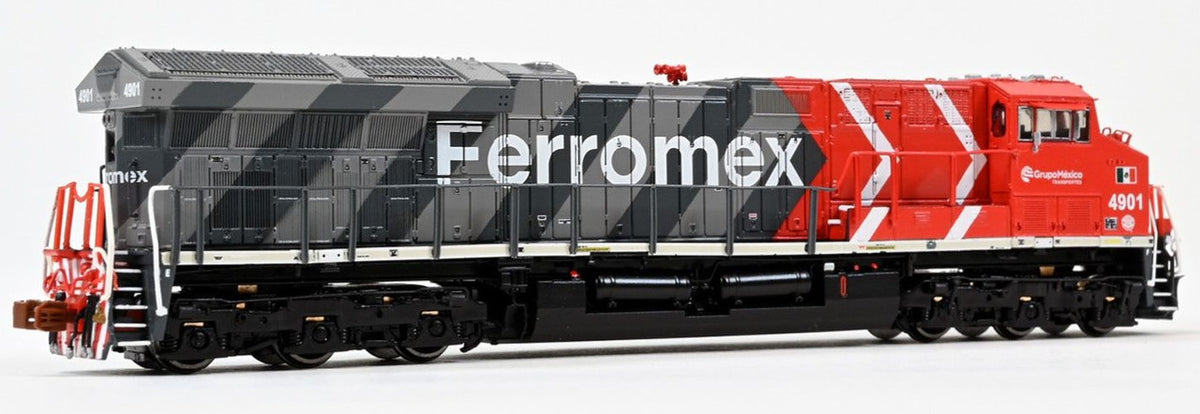 ScaleTrains Rivet Counter HypoTypical N SXT40474 DCC Ready GE ET44AC Locomotive Ferromex 'Zebra' #4924