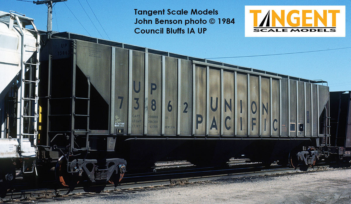 Tangent Scale Models HO 36373-10 PS4750 Covered Hopper Union Pacific 'Delivery Gray CH-100-28 3-1974' UP #74031