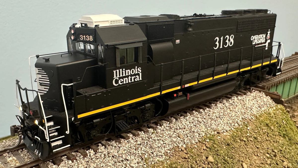 Rapido Trains Inc HO 40553 DCC/ESU LokSound V5 Equipped EMD GP40R Locomotive Illinois Central 'Black Scheme' IC #3115