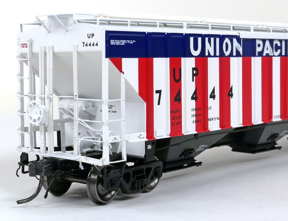 Tangent Scale Models HO 20088-01 PS4750 Covered Hopper Union Pacific 'Bicentennial CH-100-28 1974' UP #7444