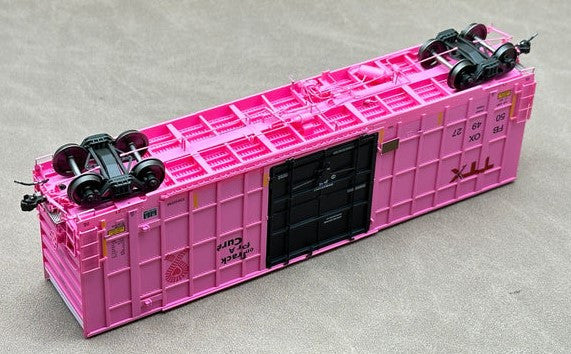 Aurora Miniatures EXCLUSIVE HO 305049 Gunderson / Greenbrier 6276 cf 50′ Plate F Boxcar TTX 'On Track for A Cure' FBOX #504927