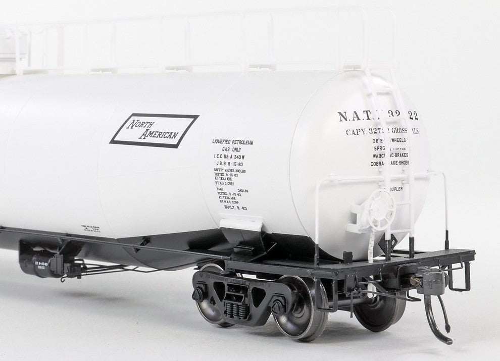 Tangent Scale Models HO 31160-04 NACC 1963 Design 33,000 Gallon Dual Diameter LPG/AA Tank Car NATX 'White Lease Delivery 1963' NATX #32022