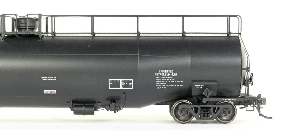 Tangent Scale Models HO 31220-01 NACC 1979+ Jacketed 33,000 Gallon Dual Diameter Insulated LPG Tank Car "NATX Black Lease 1981" NATX #32125