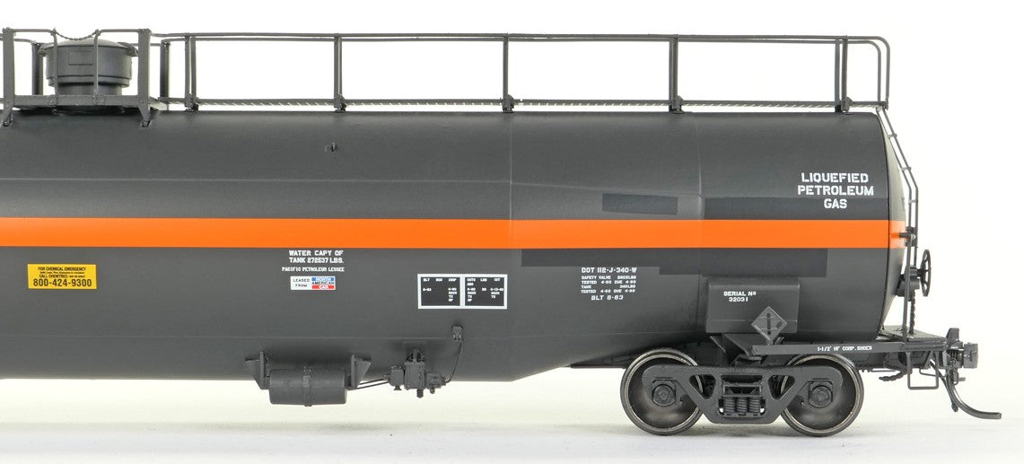 Tangent Scale Models HO 31221-03 NACC 1979+ Jacketed 33,000G Dual Diameter Insulated LPG Tank Car "CITX Black Restencil 1987+" CITX #32032