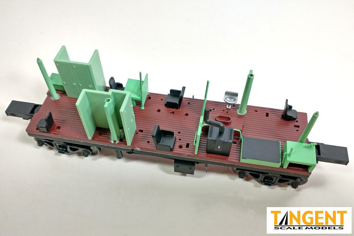 Tangent Scale Models HO 60414-01 ICC Bay Window Caboose Chicago & Northwestern Lease 1980+ w/ FRA Red Light UP #24503