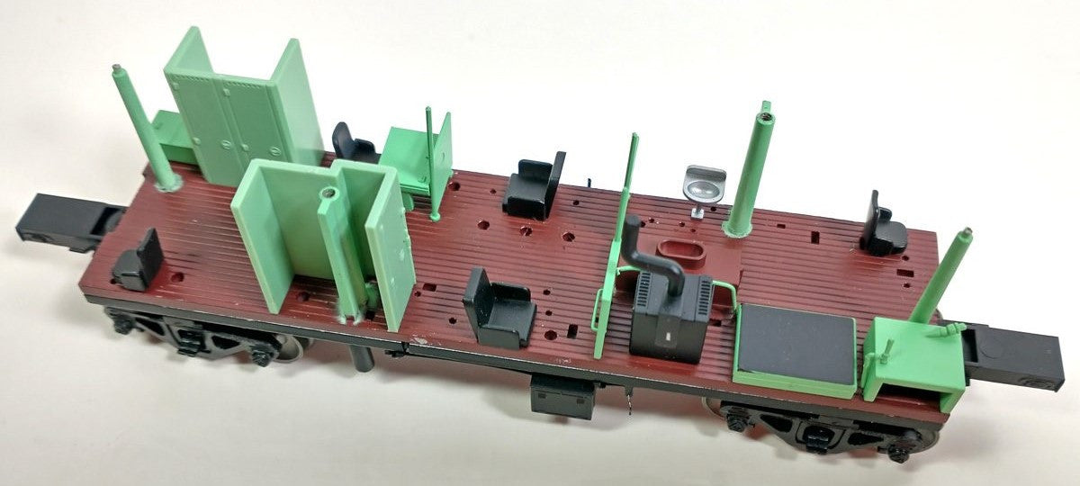 Tangent Scale Models HO 60412-01 ICC Rock Island Bay Window Caboose Rock Island 'Route Rock White Repaint 1979' w/ Red-Green Lights RI #17184