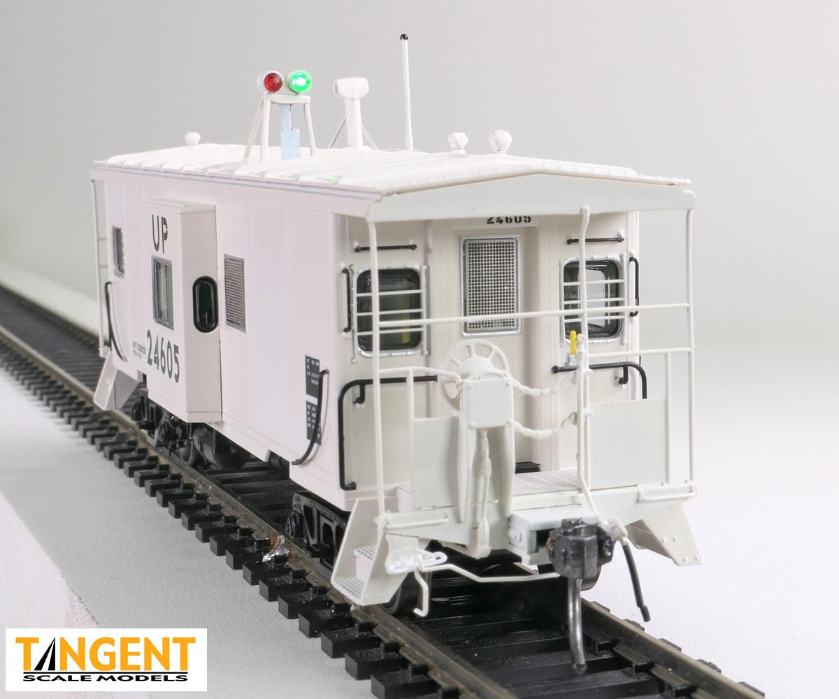 Tangent Scale Models HO 60413-01 ICC Bay Window Caboose Union Pacific 'Ex-Route Rock White Patch 1980+' w/ Red-Green Lights UP #24605