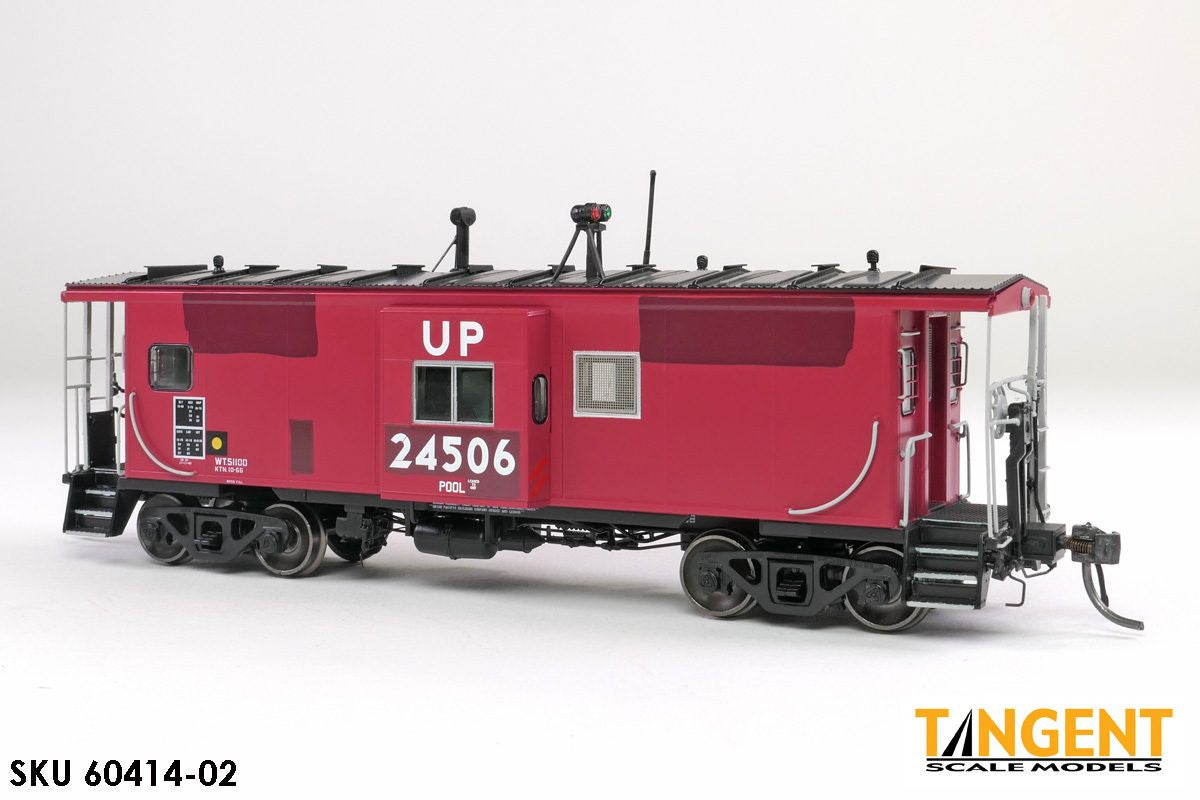 Tangent Scale Models HO 60414-02 ICC Bay Window Caboose Chicago & Northwestern Lease 1980+ w/ FRA Red Light UP #24506