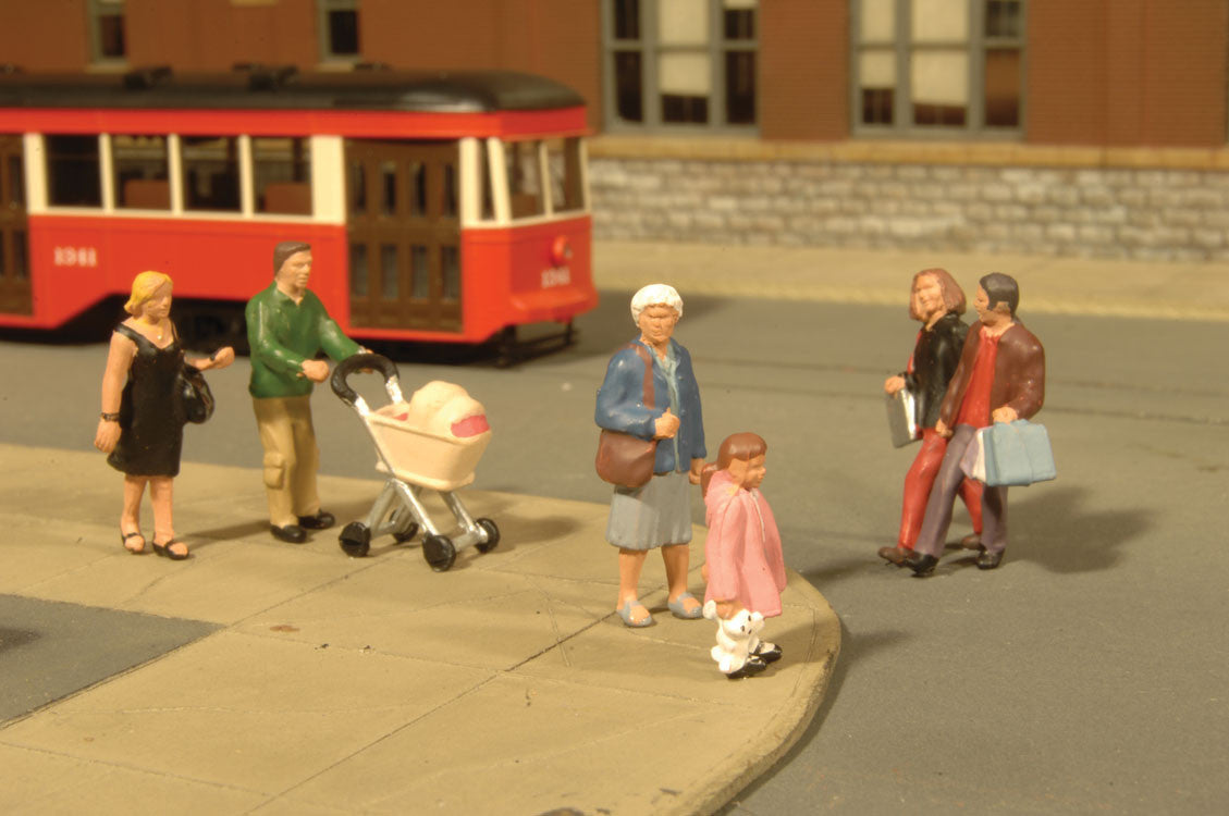 Bachmann SceneScapes Figures HO 33109 Strolling Figures 6-Pack