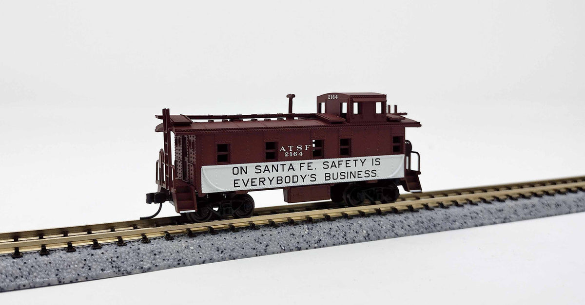 Atlas Trainman N 50001343 Cupola Caboose Golden Spike Club Santa Fe 'ON SANTA FE, SAFETY IS EVERYBODY'S BUSINESS' ATSF #2164
