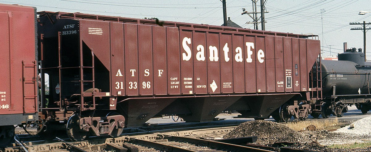 Tangent Scale Models HO 36372-01 PS4750 Covered Hopper Atchison, Topeka and Santa Fe 'GA-180 Delivery 1-1973' ATSF #313325