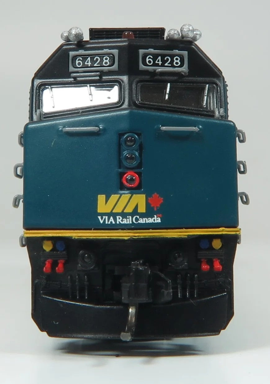 Rapido Trains Inc N 582509 DCC/ESU LokSound V5 Equipped Rebuilt GMD F40PH-2D Locomotive VIA Rail 'Renaissance' Scheme VIA #6404