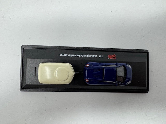 Malibu Internation Ltd HO Lamborghini Gallardo with Caravan Trailer - Black