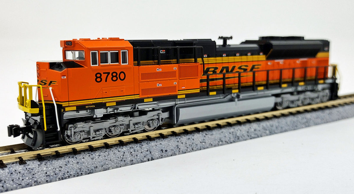 Kato N 176-8526 DCC Ready EMD SD70ACe Locomotive with Nose Headlight BNSF Railway 'Wedge Logo' BNSF #8780