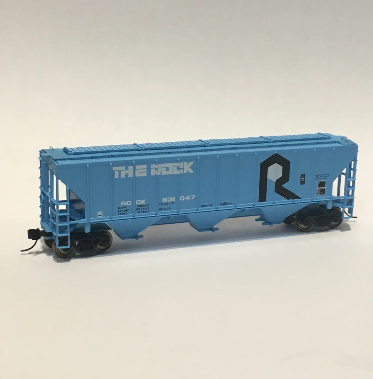 Trainworx N 24443-17 Pullman-Standard PS2-CD 4427 High-Side Covered Hopper THE ROCK ROCK #631047